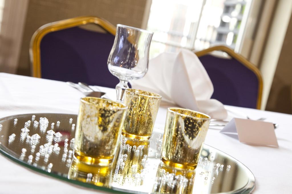 Dukes At Queens Belfast Bagian luar foto